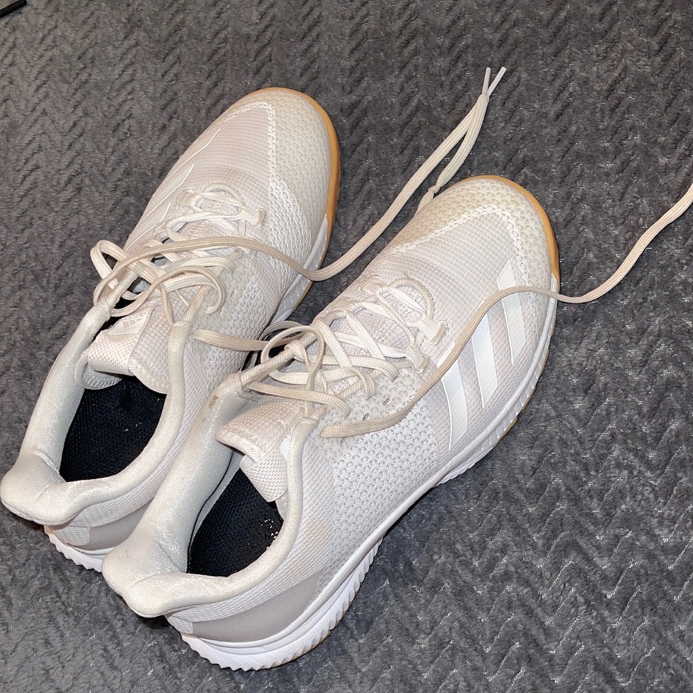 Volleyball shoes